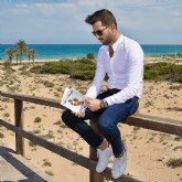 Juan Carlos Prieto firmar sus libros 'Sintimiento' y '+Tontheridas' en la Feria del Libro de Murcia