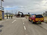 Herido un trabajador en Lorquí tras caerle una viga encima mientras trabajaba en una empresa del polígono El Saladar Herido un trabajador en Lorquí tras caerle una viga encima mientras trabajaba en una empresa del polígono El Saladar
