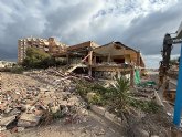 Comienzan las obras de demolicin de las antiguas galeras comerciales en La Manga del Mar Menor