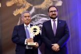 El director general de Cefusa, Juan Cnovas, distinguido en los premios SEPOR de Oro por su contribucin al sector ganadero español