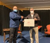 La muestra de teatro de La Unión dona más de mil euros a voluntarios de Protección Civil de La Palma