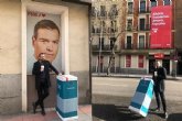 La start-up Marmota celebra su d�a repartiendo colchones a l�deres pol�ticos