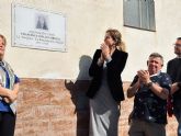 La alcaldesa de Archena y los dueos de la vivienda descubren una placa conmemorativa donde naci y vivi la Iluminada de La Algaida