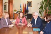 Ayuntamiento y Consejera suscriben un convenio para la ayuda a domicilio a personas dependientes