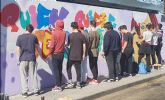 Alumnos del Instituto de Puente Tocinos realizan un grafitti por la igualdad de gnero y contra la violencia de gnero