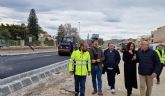 El alcalde de Lorca visita el inicio de los trabajos de asfaltado del Tramo III de la Ronda Central que se abrirá al tráfico a finales del mes de marzo