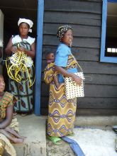 El programa 'Mujeres en Marcha' brinda atencin psico-mdica a 15.000 personas en R.D. Congo