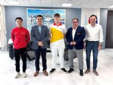 El alcalde, Jos� Miguel Luengo, recibe a varios deportistas locales a los que felicit� por sus recientes t�tulos nacionales
