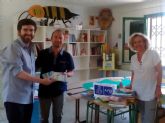 AJVA dona medio centenar de libros a la biblioteca del Colegio Pblico Francisco Snchez Mats de Aljucer