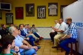 Reunión del candidato al Congreso, Francisco Bernabé, y el director general de Deportes, Alonso Gómez con representantes de los clubes deportivos de Cartagena