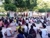 Escolares de cinco centros conmemoran el Da del Medio Ambiente con una plantacin de rboles en el jardn Jos Antonio Camacho de Santiago el Mayor