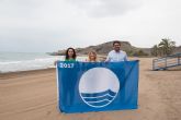 Ocho banderas azules ondean desde este viernes en las playas de Mazarrón