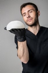 La primera consulta es clave antes de cualquier tratamiento de cirug�a est�tica, apunta Castro Sierra