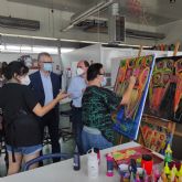 El consejero de Salud visita las instalaciones de Assido en Murcia