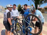 San Javier estrena dos novedosas estaciones de reparación de bicicletas en la vía pública