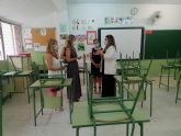 La consejera de Educación conoce el plan de contingencia del colegio San Pablo de Murcia