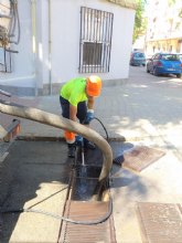 Economa Circular y Aguas de Cieza intensifican la limpieza de la red de saneamiento y los imbornales ante un eventual episodio de DANA