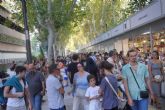 Cientos de personas visitan las primeras horas de la Feria del Libro de Murcia