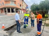 La alcaldesa de Fortuna supervisa los trabajos de limpieza del alcantarillado para prevenir inundaciones ante la llegada de las lluvias