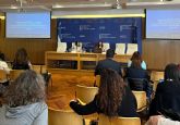La profesora de Psicolog�a Evolutiva y Educaci�n, Vanesa Valero, comparte en Argentina la experiencia de la Universidad de Murcia en la gesti�n de microcredenciales