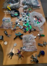 La Guardia Civil detiene a dos jvenes 24 horas despus de robar en siete vehculos