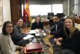 La consejera de Educación se reúne con la  asociación Albores de Murcia