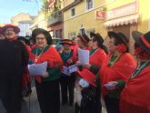 Gran participación de peñas en el desfile previo a la fiesta de Carnaval en La Almazara