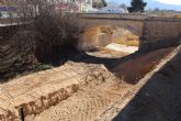 En marcha las obras de rehabilitacin del muro de la escollera del Puente del Poyo