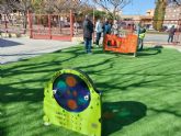 Los 200 alumnos del CEIP 'Gloria Fuertes' de El Palmar ya cuentan con una zona infantil de juegos renovada, ms segura e inclusiva