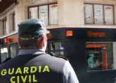 La Guardia Civil localiza e investiga a un vecino de Jumilla por causar daños en sedes políticas