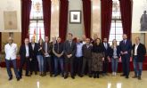 El Ayuntamiento rinde homenaje a los bomberos que han dedicado su vida a proteger a los murcianos