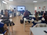 DGenes sensibiliza sobre las enfermedades raras a alumnos del CESUR de Murcia