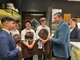 Cuatro alumnos de la Escuela de Hosteler�a y Turismo de La Flota realizan pr�cticas en un restaurante de Cantabria con tres Estrellas Michelin