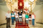 Los alumnos del programa Erasmus+ de la ADLE recogen sus diplomas tras su experiencia de prcticas laborales en Portugal