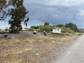 Retiran una tonelada de residuos incontrolados de un tramo de la rambla de La Torrecilla