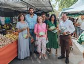 Mndez, en su visita al mercadillo de Molina: 