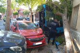 La Polic�a Local investiga un aparatoso accidente de autob�s en el barrio de Los Barreros con ocho heridos leves