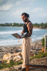 Gangsta: El productor que est liderando la revolucin del dancehall y el afro en Latinoamrica