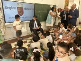 El presidente de la Comunidad Autnoma visita el CEIP Santa Eulalia