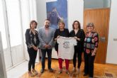 El Ayuntamiento se une a la campana de camisetas solidarias de APANDA bajo el lema �La Vida es Cool�