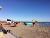 La playa de Los Urrutias recupera su aspecto original