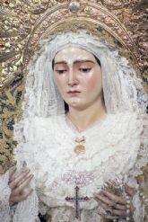 La Virgen de las Angustias de Alcal del Ro se viste de celeste en la festividad de la Inmaculada
