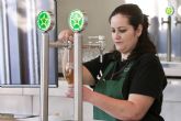 Ester Snchez, del Gastrobar Pintxame de Cieza, gana el I Concurso regional de Tiraje de Cerveza