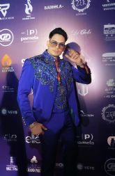 Angelo Perrone gana “Artista Revelación del Año” en los Premios Fénix 2026 en Medellín