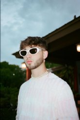 JOTAERRE viaja a las ra�ces del reggaet�n en su nuevo sencillo 'UNA GATITA'