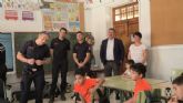 La visita de Bomberos a la Escuela de Verano del CEI Cristo del Valle acerca a los m�s peque&ntilde;os la labor del Servicio de Extinci�n de Incendios