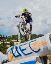 Dos pilotos murcianos brillan en el UCI de Trial