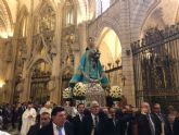 La Virgen de la Fuensanta luce un manto bordado por todos los murcianos en el día de su onomástica