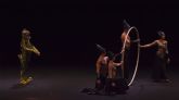 Aihua, el Circo de los Sentidos llen� El Batel de magia y acrobacias