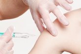 Salud vacunar en sus domicilios a las personas ms vulnerables